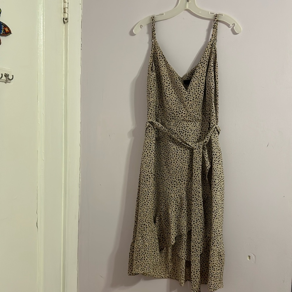 Spaghetti strap summer dress with belt from sanctuary size 8 new without tags